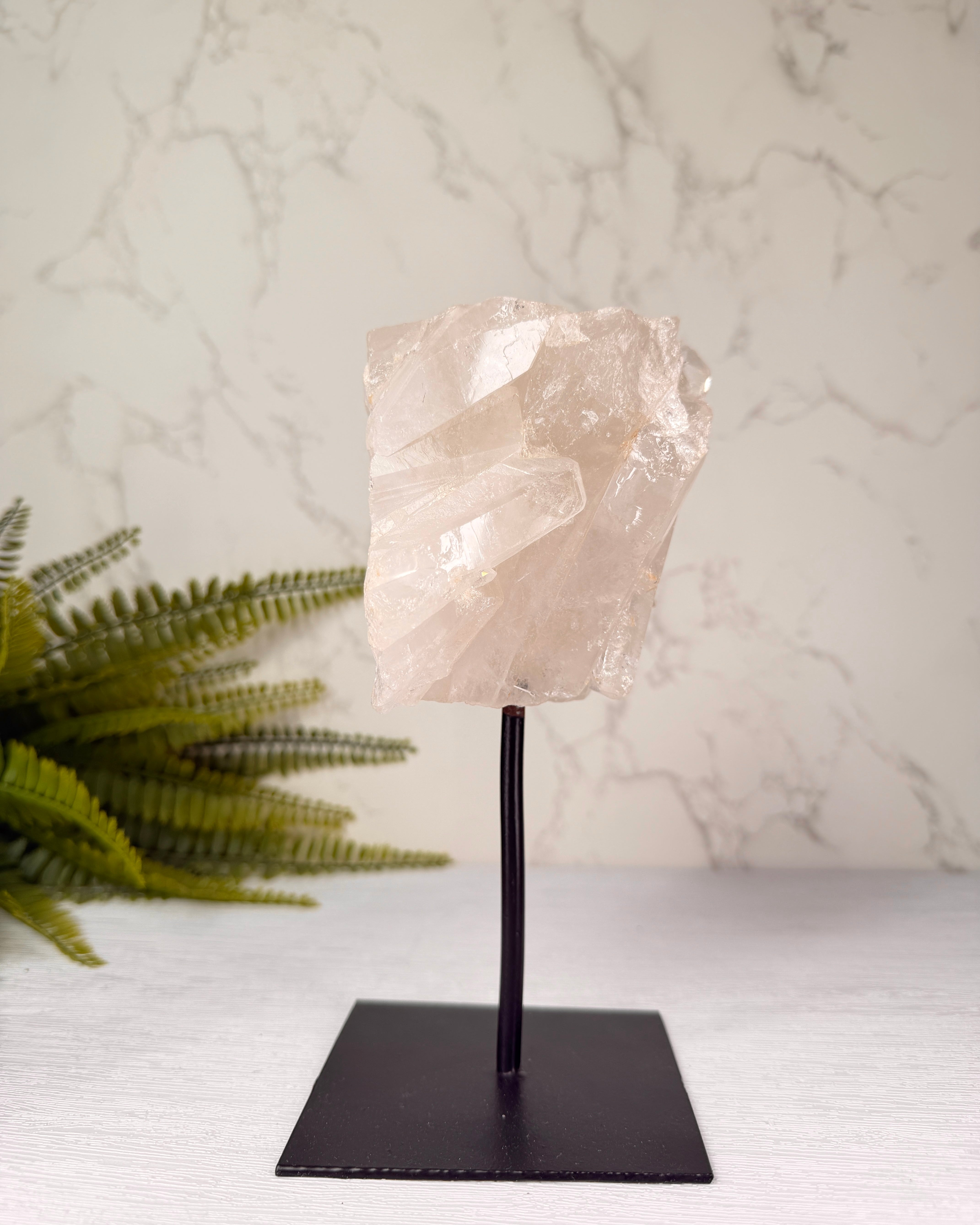 Bergkristal op standaard nummer 1