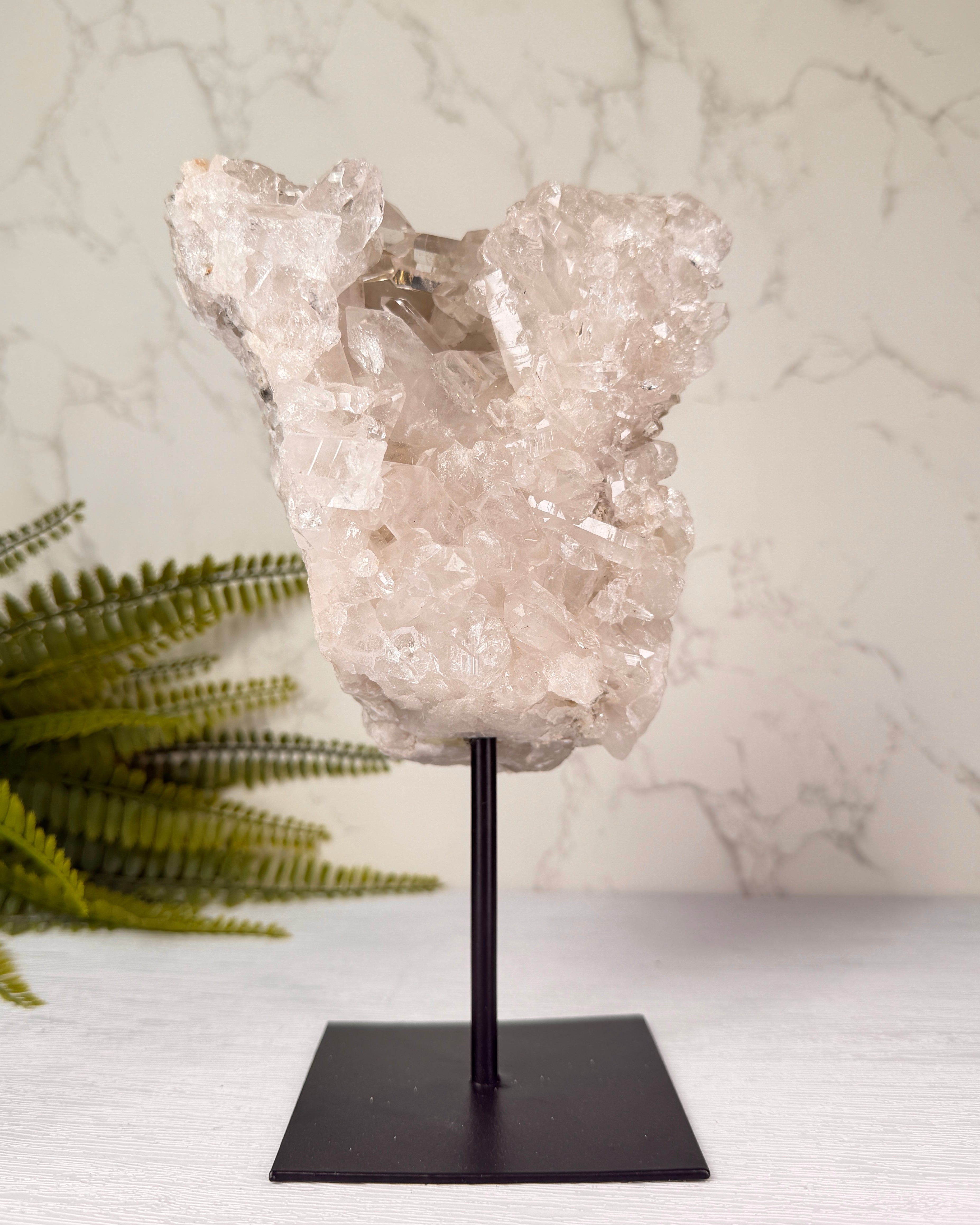 Bergkristal op standaard nummer 2