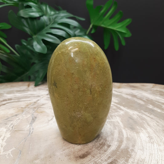 Groene Opaal sculptuur